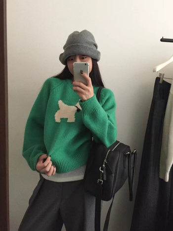 Pulover Jacquard cu model de animale mici, croială lejeră, guler rotund, mâneci lungi, țesătură groasă din sheep velvet, amestec poliester/nylon, stil japonezo-coreean de relaxare, toamna 2024