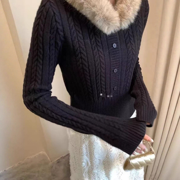 Džemper s Twist uzorkom, imitacija kašmira, mješavina akrila i najlona, slim fit, dugi rukavi, okrugli ovratnik