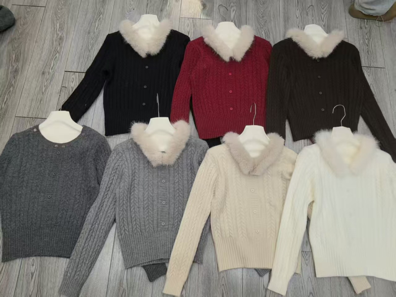 Džemper s Twist uzorkom, imitacija kašmira, mješavina akrila i najlona, slim fit, dugi rukavi, okrugli ovratnik