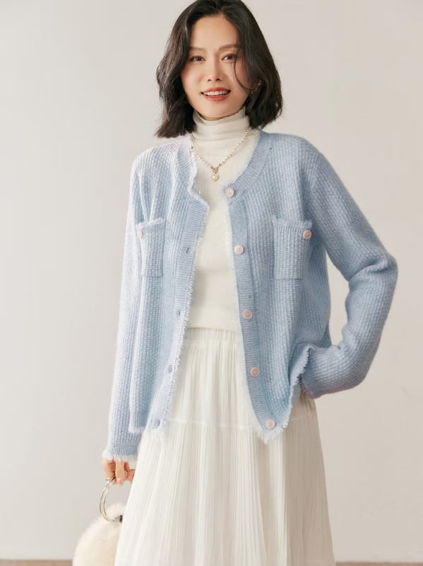 Kašmyrinis kardiganas, storas mezginys, su kišenėmis, laisvas siluetas, apvali kaklo linija.