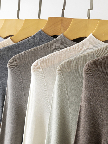 Nėra siūlių viengubas vilnos megztinis su pusiau aukštu kaklu, ilgos rankovės, plonas mezginys, vilna ≥95%