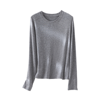 Pulover s okruglim izrezom, dugi rukavi, tanak Tencel-vuna smjesa, slobodan kroj, 70–80% Tencel, <30% vuna
