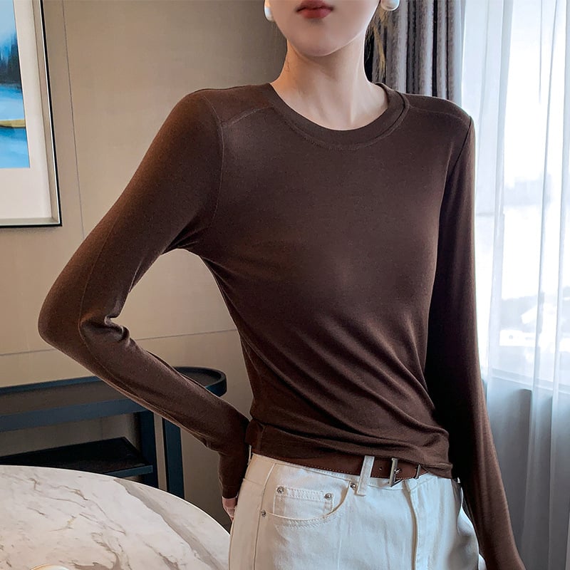 Pulover s okruglim izrezom, dugi rukavi, tanak Tencel-vuna smjesa, slobodan kroj, 70–80% Tencel, <30% vuna