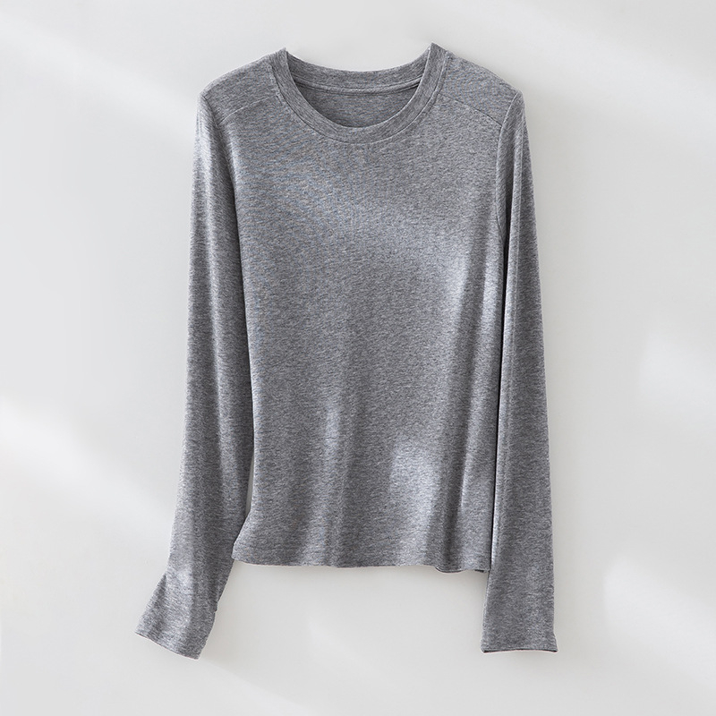 Pulover s okruglim izrezom, dugi rukavi, tanak Tencel-vuna smjesa, slobodan kroj, 70–80% Tencel, <30% vuna