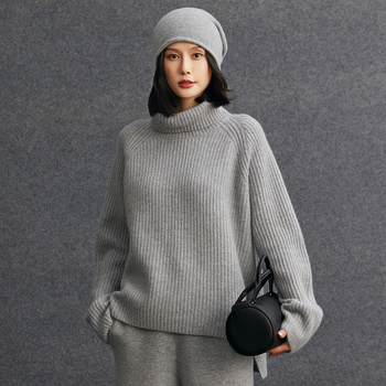 Moteriški kašmyro megztinis su gobtuvu ir aukštu kaklu, storas megztinis, laisvas siluetas, Žiema 2025