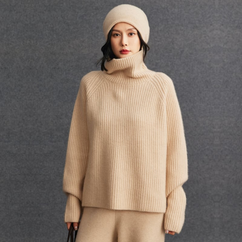 Moteriški kašmyro megztinis su gobtuvu ir aukštu kaklu, storas megztinis, laisvas siluetas, Žiema 2025