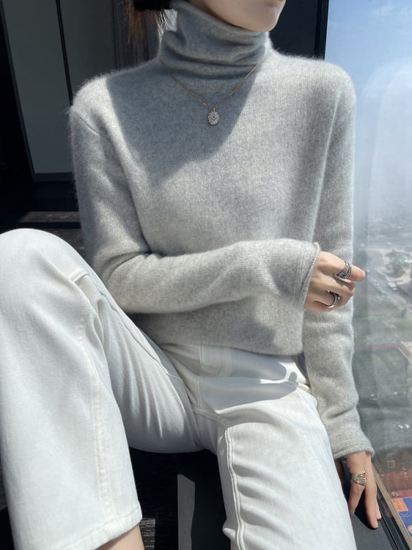 Jaka ar kapuci no kašmīra un vilnas maisījuma, brīvs siluets, garas piedurknes, bieza adījums, vienkrāsains raksts