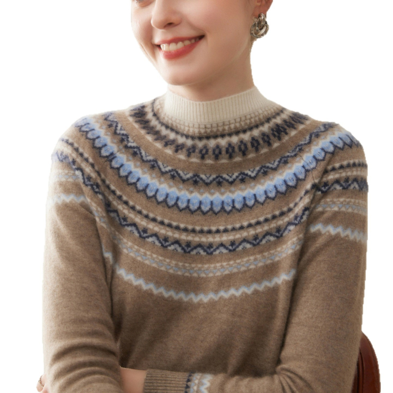 Pulover damă cu jacquard dungat din amestec de cașmir și lână, guler semi‑turtleneck, mâneci raglan, stil urban elegant pentru purtare zilnică