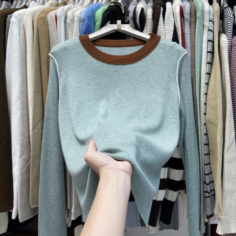Ženski pleteni pulover od mercerizirane vune s najlonom, color-block uzorak, okrugli izrez, slim kroj