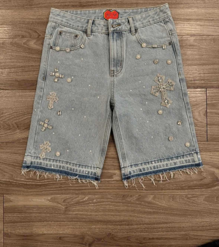 Férfiaknak szóló egyenes szabású farmerrövidnadrág, középhosszú, utcai stílus, pamutból készült denim