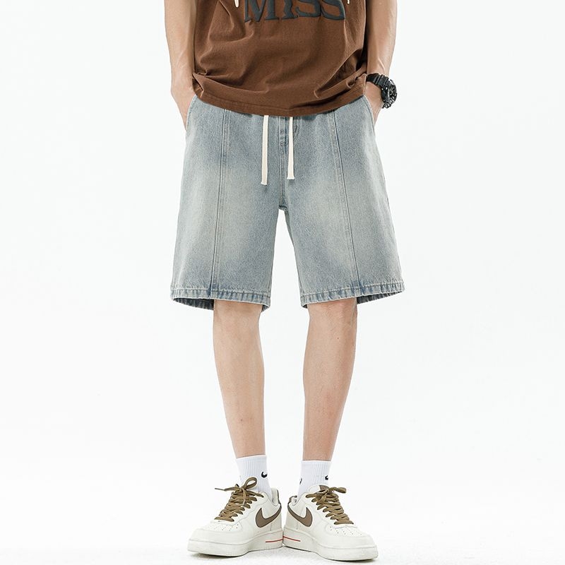 Muške hlače srednje dužine s ravnim krojem, struk se zatvara vezicom, lagana pamuk tkanina, panelni dizajn, ljeto 2025