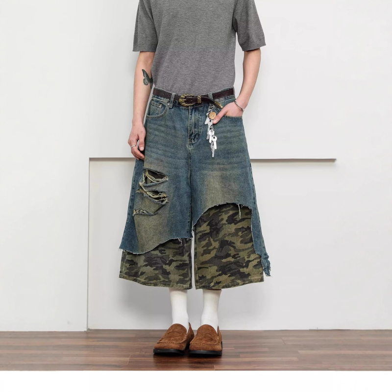 Șort denim cu cusătură camuflaj, aspect de două părți, croială cropped lejeră, talie medie, fermoar frontal