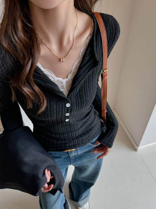 Γυναικεία T-shirt με δαντελωτή λεπτομέρεια, μακριά μανίκια, στενή γραμμή, μικρός γιακάς