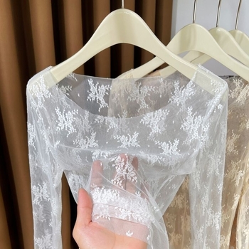 Top din dantelă cu plasă, guler rotund, mâneci lungi, țesătură transparentă