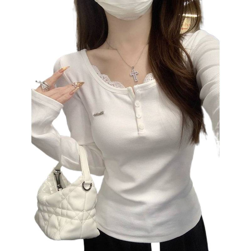 Γυναικείο εφαρμοστό βαμβακερό T-shirt, μακριά μανίκια, μοτίβο κειμένου, λαιμός με τετράγωνο-στρογυλεμένο σχέδιο