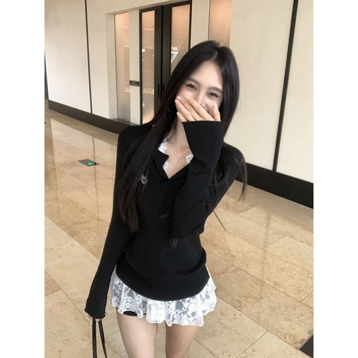 Κεντημένο πλεκτό πουλόβερ με μακριά μανίκια και V-λαιμό, μοτίβο κειμένου, ραφή σύνθεσης, πολυεστέρας