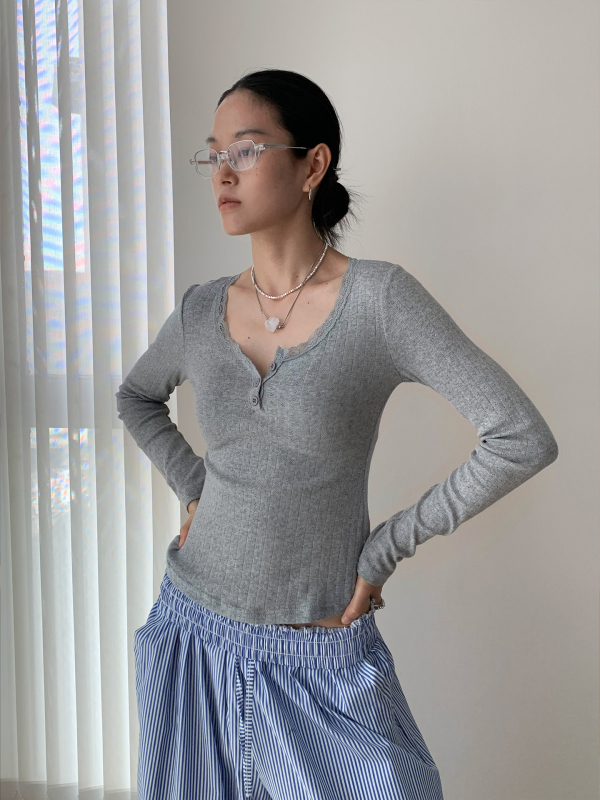 Majica s dugim rukavima, okrugli vrat, čipkasta patchwork, slim fit, 95% pamuk