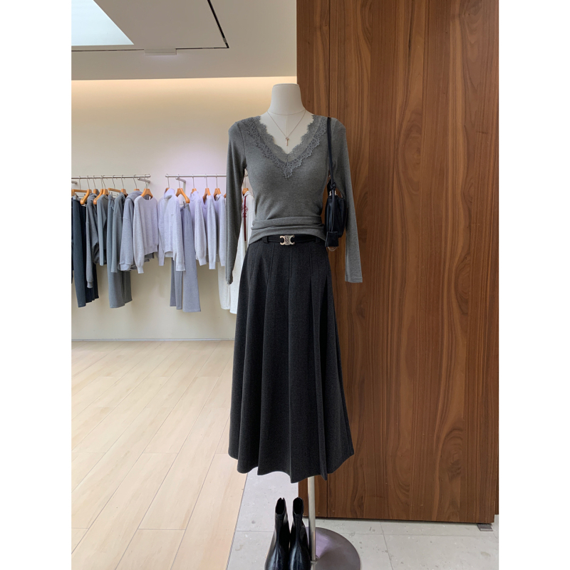 Μπλούζα T‑shirt με δαντέλα, V λαιμό, μακριά μανίκια, ραγκλάν γραμμή, εφαρμοστό, ακρυλικές ίνες