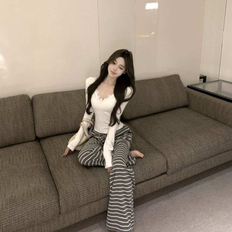 Γυναικεία φλις μπλούζα με V-λαιμό, πίσω με δαντέλα, μακριά μανίκια, oversize γραμμή, μήκος 50–65 εκ