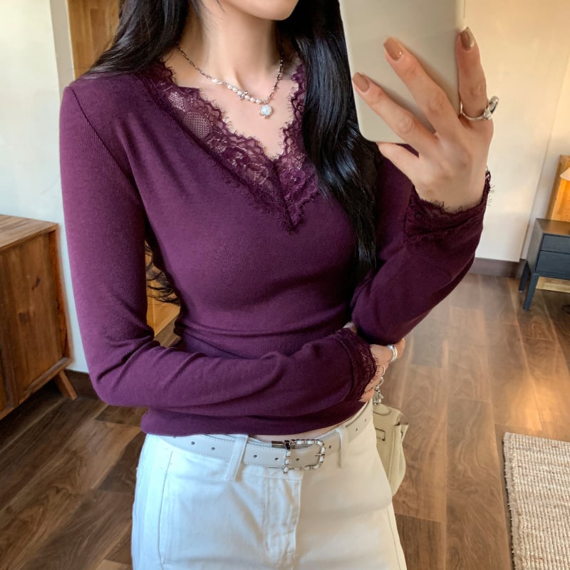 Μπλούζα T‑shirt, εφαρμοστή γραμμή, V‑λαιμό, μακριά μανίκια, πλεκτό ύφασμα, ύφασμα από ακρυλικό ινώδες και βισκόζη