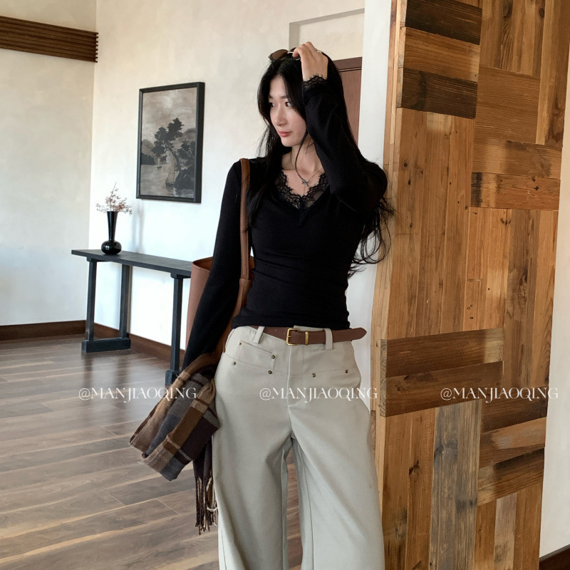 Μπλούζα T‑shirt, εφαρμοστή γραμμή, V‑λαιμό, μακριά μανίκια, πλεκτό ύφασμα, ύφασμα από ακρυλικό ινώδες και βισκόζη