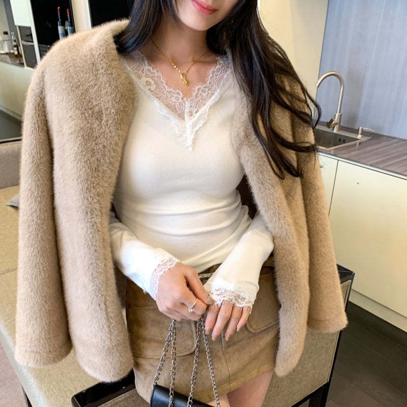 Μπλούζα T‑shirt, εφαρμοστή γραμμή, V‑λαιμό, μακριά μανίκια, πλεκτό ύφασμα, ύφασμα από ακρυλικό ινώδες και βισκόζη