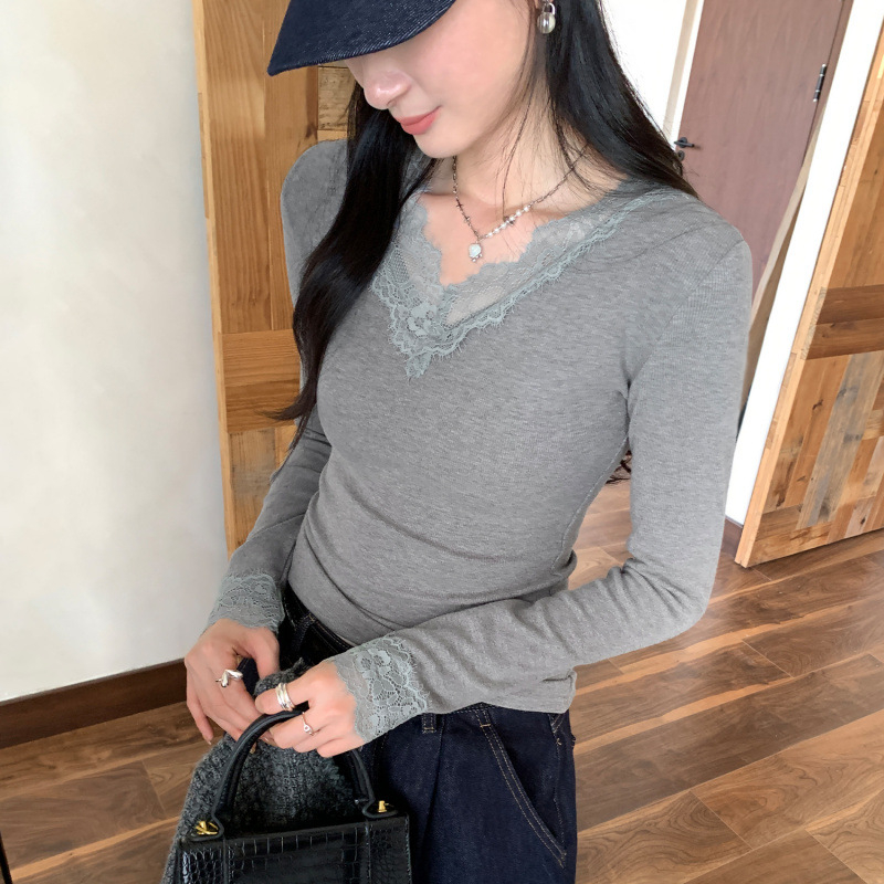 Μπλούζα T‑shirt, εφαρμοστή γραμμή, V‑λαιμό, μακριά μανίκια, πλεκτό ύφασμα, ύφασμα από ακρυλικό ινώδες και βισκόζη