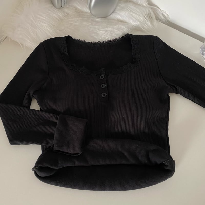 Μπλουζάκι με δαντελένια λεπτομέρεια, επένδυση φλίς, παχιά ύφανση, στρογγυλός λαιμός, μακριά μανίκια