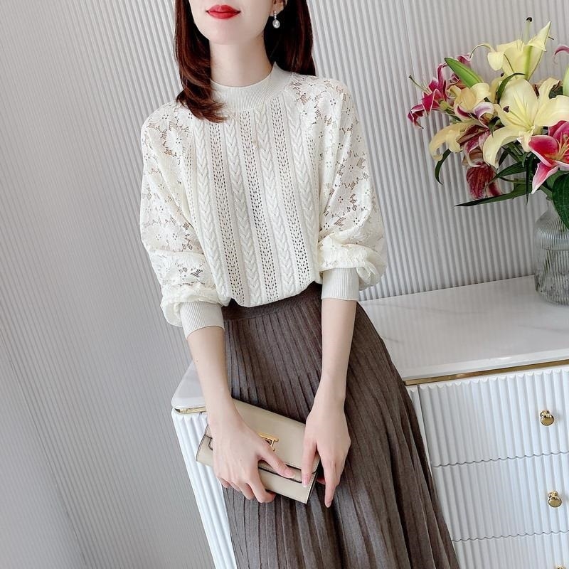 Pulover od Chenillea s čipkastim detaljima, okrugli ovratnik, princeze rukave, proljeće 2025