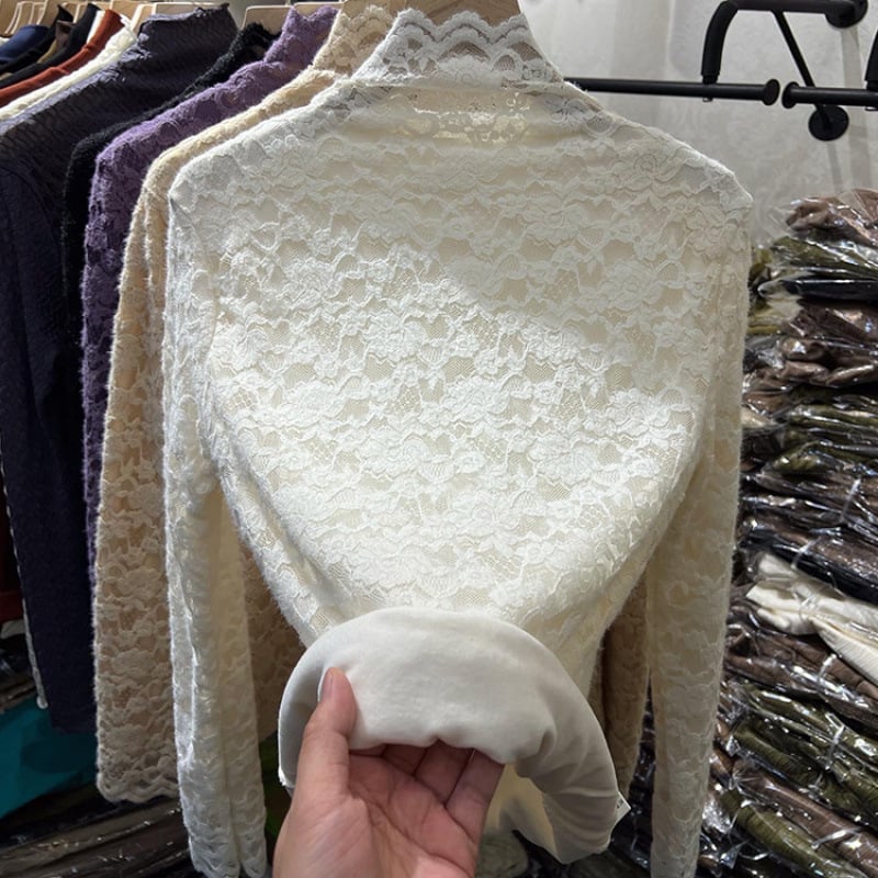 Γυναικείο τοπ με φλίς επένδυση, μακριά μανίκια, γιακά mock neck, φλοκ δαντέλα, νάιλον ύφασμα