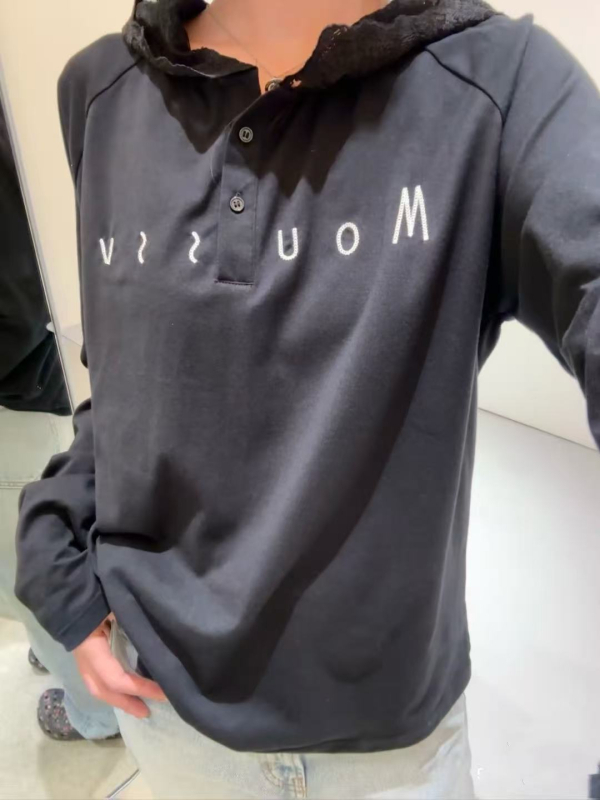 Pleteni pulover s čipkom i izšivanjem, dugi rukavi, kapuljača, opušten kroj, pamuk tkanina, jesen 2025, japansko-korejski casual stil