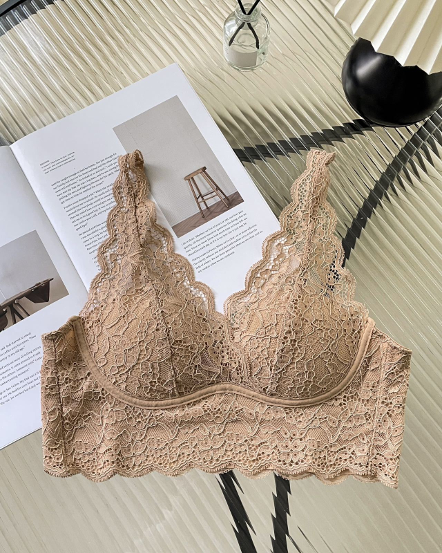 Podprsenka z francúzskej čipky s push-upom, 3/4 košík, tenká tvarovaná miska, pevné dvojité ramienka