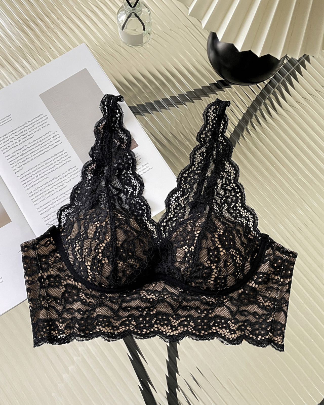 Podprsenka z francúzskej čipky s push-upom, 3/4 košík, tenká tvarovaná miska, pevné dvojité ramienka