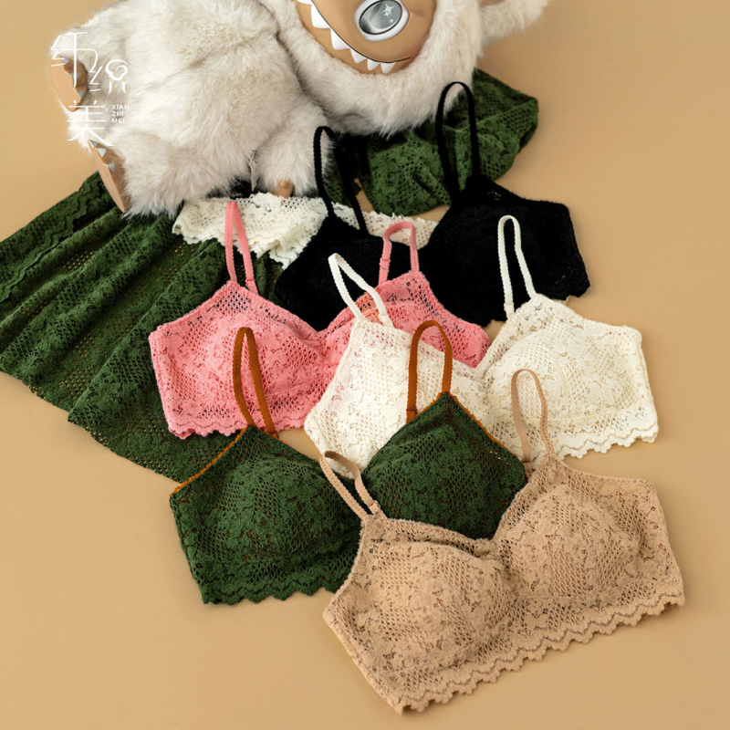 Trijstūru krūšturis bez stieņa, plāns veidots kauss, mežģīņu dekors, galvenais audums neilons 93%, kauss poliesters