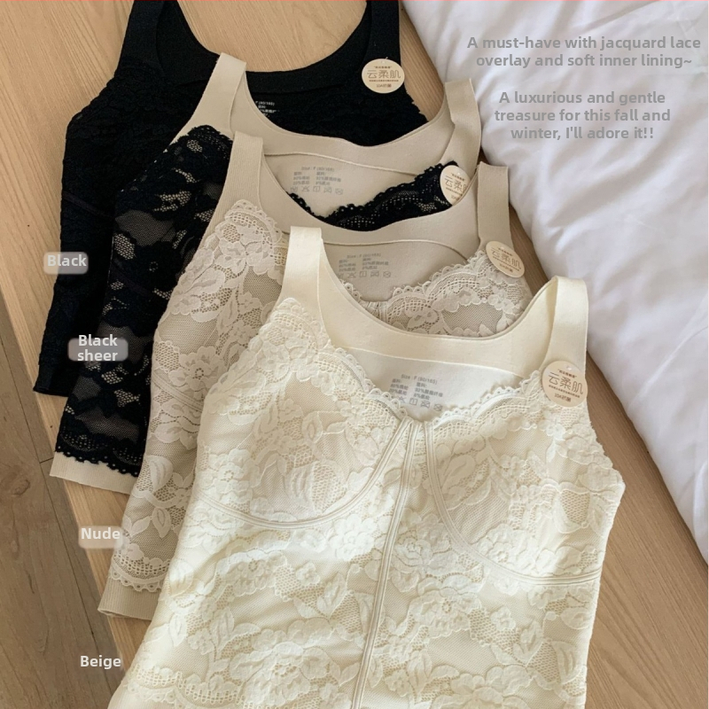 Mežģīņu cami top ar integrētu flesi rudens–ziemas sezonai, šaurs siluets, pilns krūšu kauss, kokvilnas oderējums