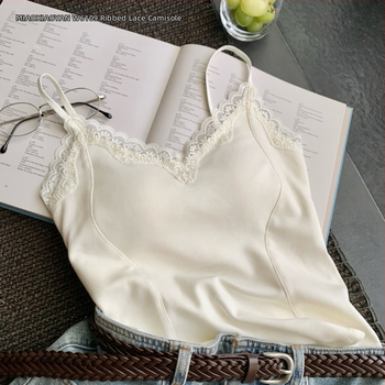 Kokvilnas veste ar 3/4 krūšu kausiem, plāni formēti kausi, mežģīņu iekšējā oderē, elpojoša atbalsta