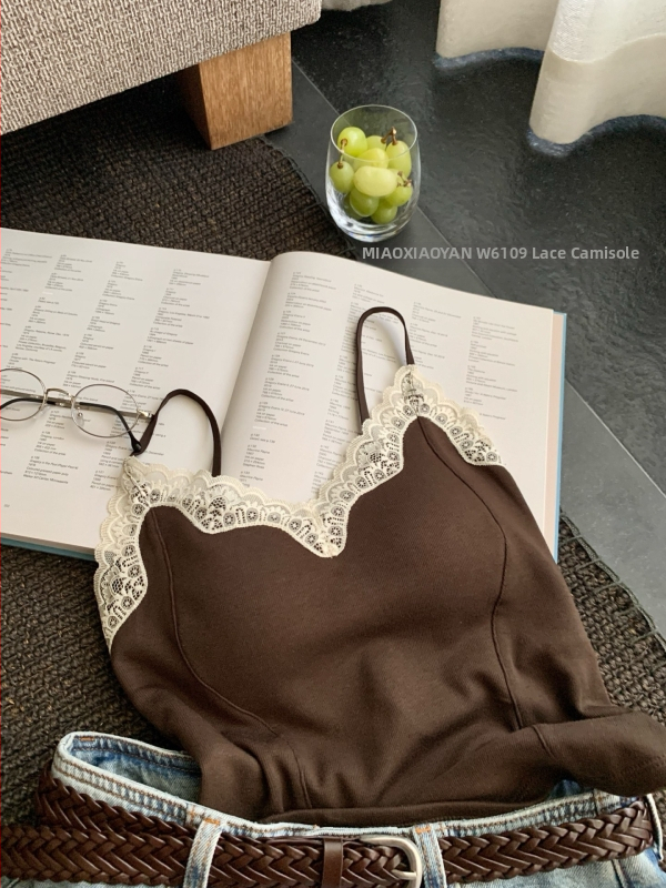 Kokvilnas veste ar 3/4 krūšu kausiem, plāni formēti kausi, mežģīņu iekšējā oderē, elpojoša atbalsta