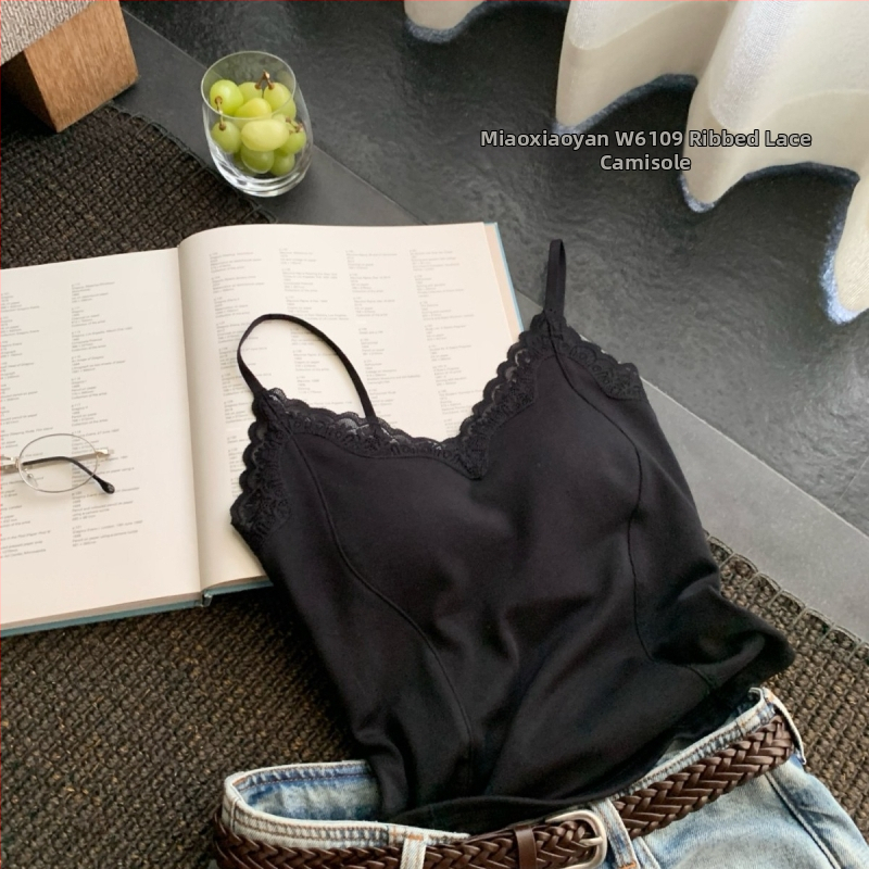 Kokvilnas veste ar 3/4 krūšu kausiem, plāni formēti kausi, mežģīņu iekšējā oderē, elpojoša atbalsta