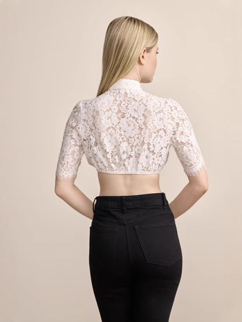 Košula – glavni materijal: poliester 90–95%; drugi materijal: spandex ispod 30%; rukav 3/4; okrugli izrez