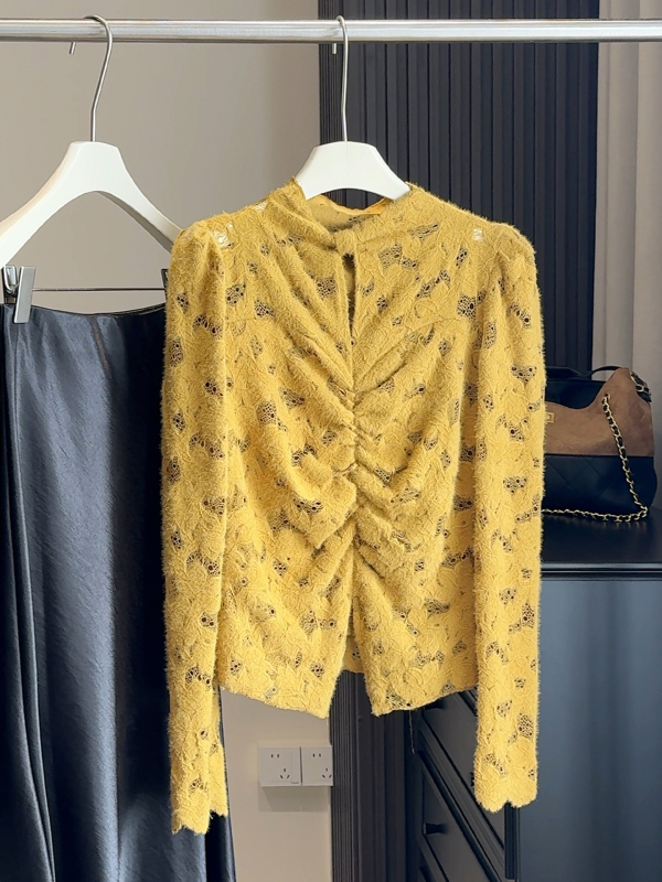 Mežģīņu tops ar pusaugstu apkakli, garām piedurknēm, poliesters, vienkrāsains