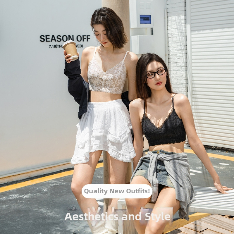 Mežģīņu camiņš ar V formas kaklu, franču stils, pilnas krūzes, plānas formētas krūzes, fiksētas dubultās plecu siksnas, var nēsāt arī ārpusē