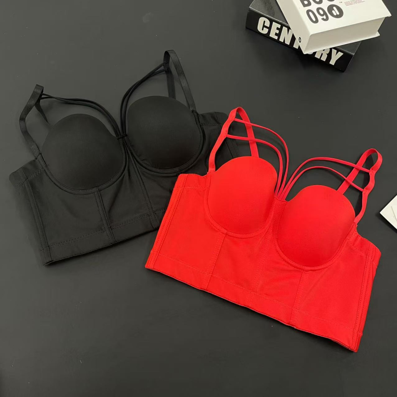 Mežģīņu krūšu kamizole ar zivs kaulu, noņemamās dubultās siksnas, galvenais materiāls: neilons 70–80%, formētas krūšu kauss, funkcijas: savākšana, augšējā atbalsta un ķermeņa veidošana