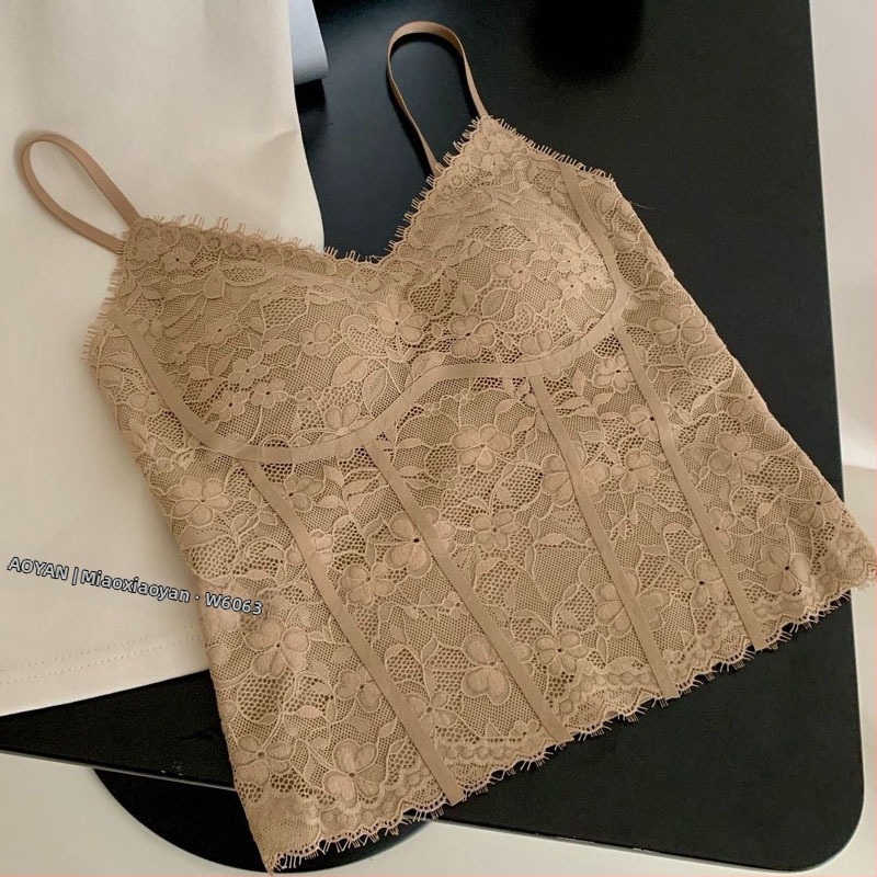 Mežģīņu vestes ar integrētām krūšu spilventiņiem, neilona audums, krūšu kauss 1/2, krūšu formas: plāns augšā, biezs apakšā