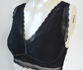 Bezvadu krūšturis no mežģīnes un neilona, pilns kauss ar plānu formētu iekšējo, fiksētās dubultās siksnas, kokvilnas oderde, elpojošs muguras dizains