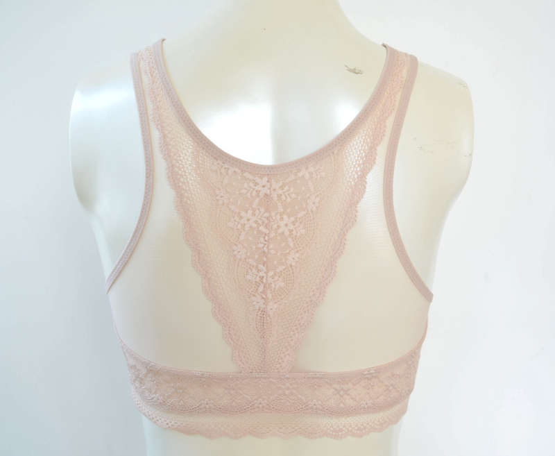 Bezvadu krūšturis no mežģīnes un neilona, pilns kauss ar plānu formētu iekšējo, fiksētās dubultās siksnas, kokvilnas oderde, elpojošs muguras dizains