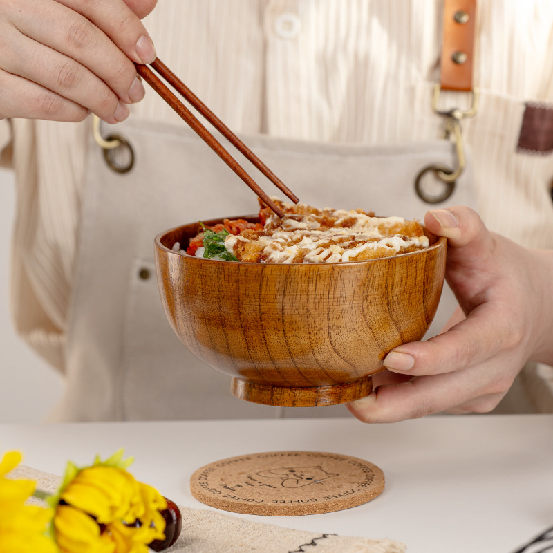 Fából készült tál háztartási japán étkészlethez, vastagított kialakítású, égésálló tál tészta és leves számára, kör alakú, kézzel rajzolt felülettel, modern letisztult stílus, testreszabható logó