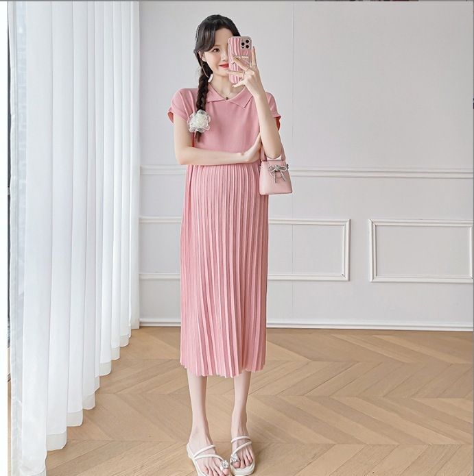 Trudnička haljina, bez rukava, ice silk tkanina, midi duljina, plisirani panel, poliesterska smjesa 50–70%