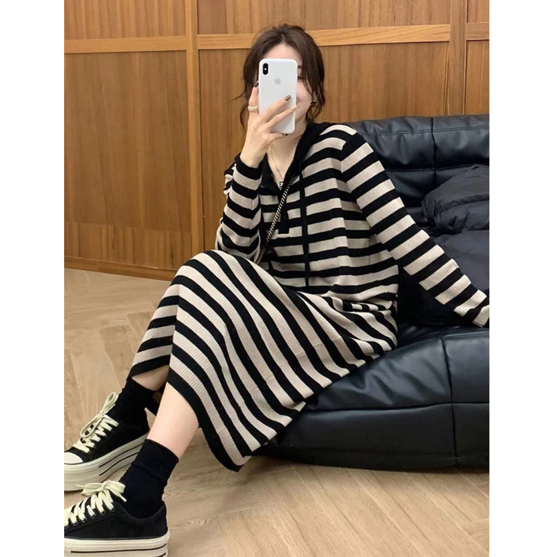 Haljina za trudnice s kapuljom, pletena, francuski ležerni retro stil, udoban kroj, jesen moda, prugasta