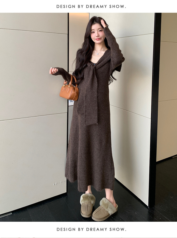 Средна дължина рокля за бременни с V-образно деколте, дълги ръкави, едноцветна, смес акрил и еластан (70–80% акрил, под 30% еластан), Зимна колекция 2025