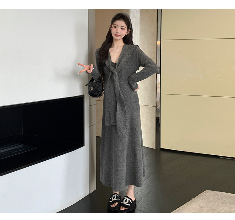 Средна дължина рокля за бременни с V-образно деколте, дълги ръкави, едноцветна, смес акрил и еластан (70–80% акрил, под 30% еластан), Зимна колекция 2025